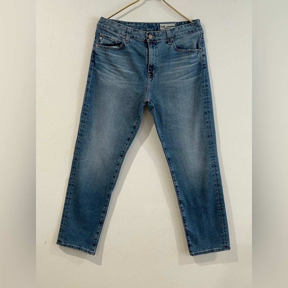 A G WOMENS Light blue slouchy slim  EX boyfriend jeans, zip and button, size 28.